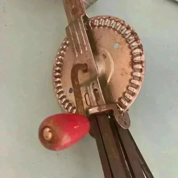 Antique Manual Hand Mixer Egg Beater Cake Mixer Farmhouse Decor Prairie Cottage - Picture 5 of 8